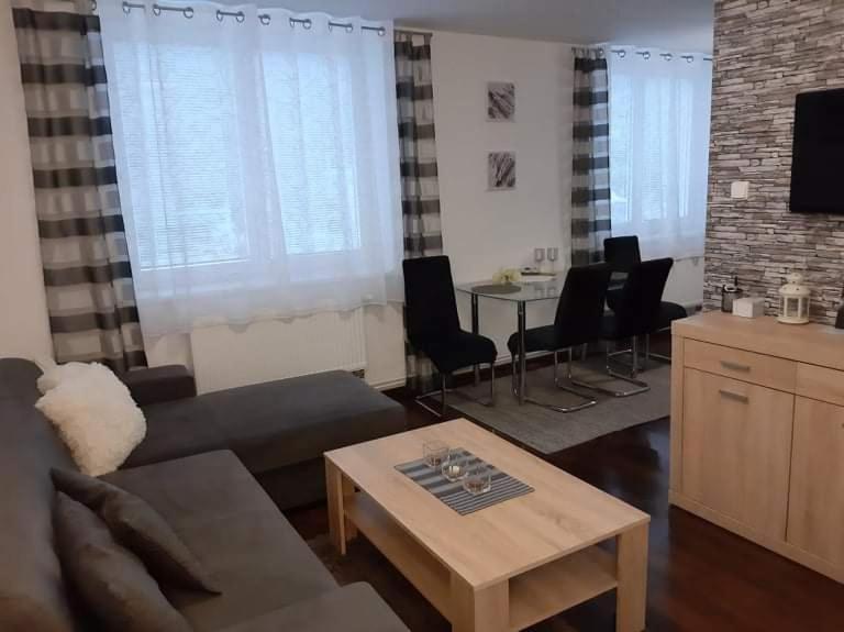 Apartman Pod Hradem 兹诺伊莫 外观 照片